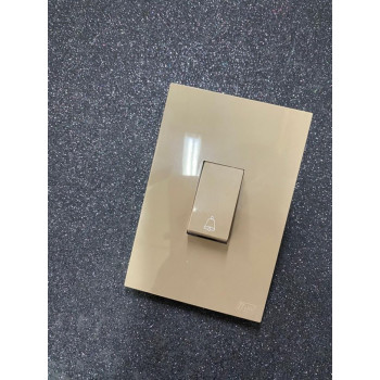 Conjunto Pulsador de Campainha Vertical 4x2 - RECTA FENDI GLOSS Conjunto Pulsador de Campainha Vertical 4x2 - RECTA FENDI GLOSS